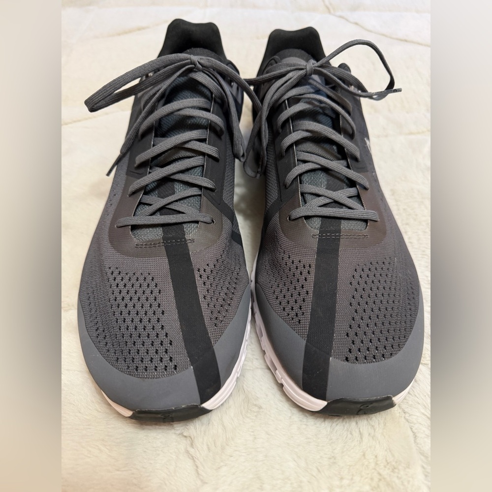 NEW! $160 On Running Cloudflow Athletic Sneakers Shoes Black Gray White 14 - Picture 3 of 9